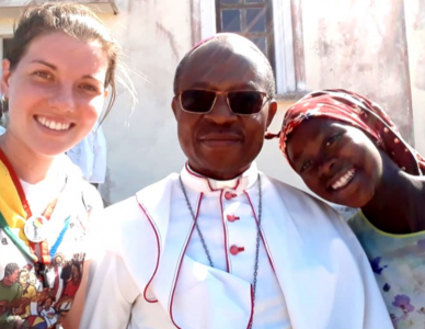 Missionária joinvilense que está na África participa de peregrinação