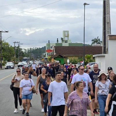 Caminhada Penitencial reúne mais de 100 jovens