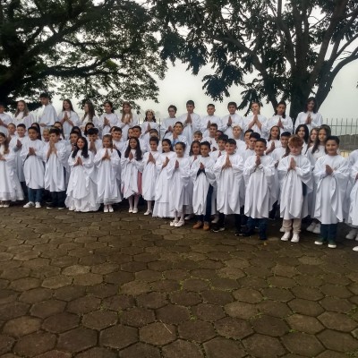 Comunidade de Mafra celebra a Primeira Eucaristia de 76 crianças no Santuário Nossa Senhora Aparecida