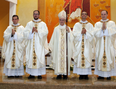 Diocese de Joinville ganha 4 novos padres