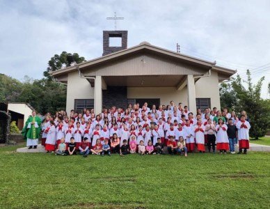 Encontrão paroquial de coroinhas reúne jovens em Itaiópolis