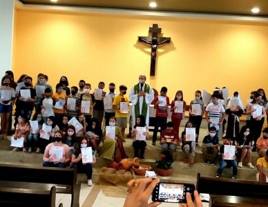  Entrega do Terço e do Magnificat para crianças da Catequese