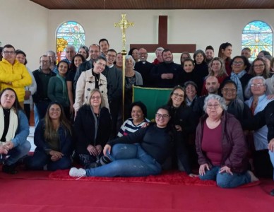 Nova evangelização na paróquia do bairro Adhemar Garcia