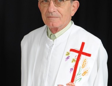 Padre Luiz Bazzanella comemora 50 anos de sacerdócio