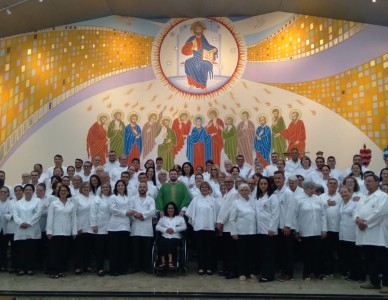 Paróquia Divino Espírito Santo realiza envio de 86 Ministros Auxiliares da Comunidade