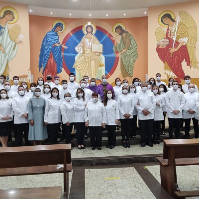 Paróquia Imaculada Conceição celebra envio de novos ministros
