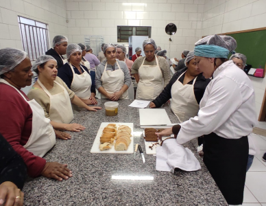 Paróquia inaugura padaria que vai doar pães a famílias necessitadas